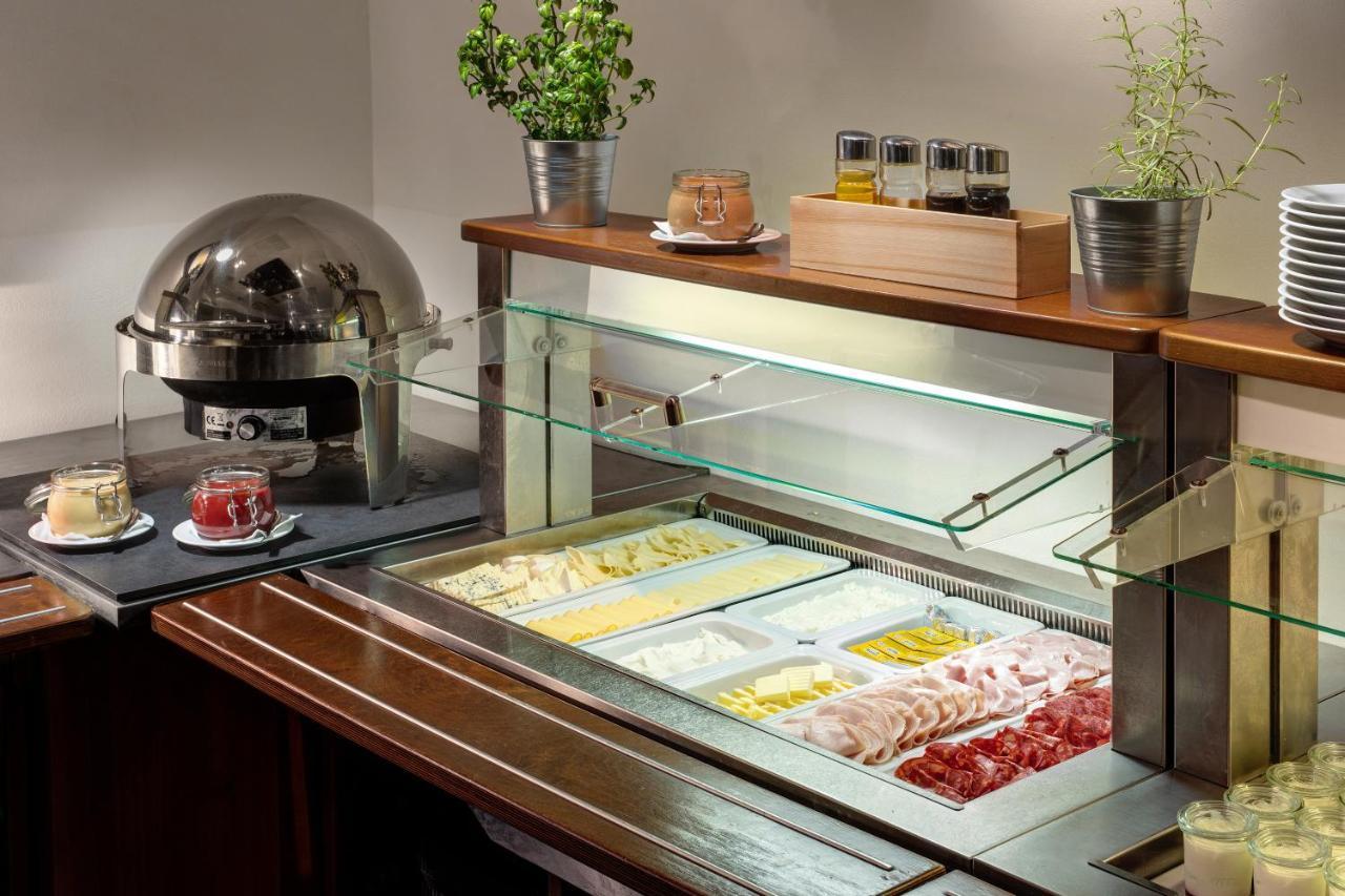 Clarion Hotel Prague City Bagian luar foto