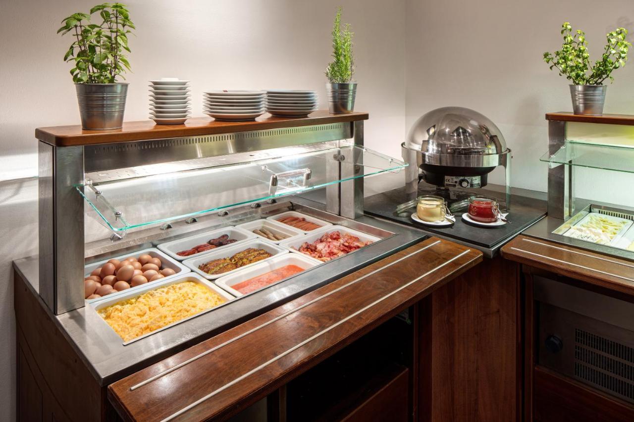 Clarion Hotel Prague City Bagian luar foto